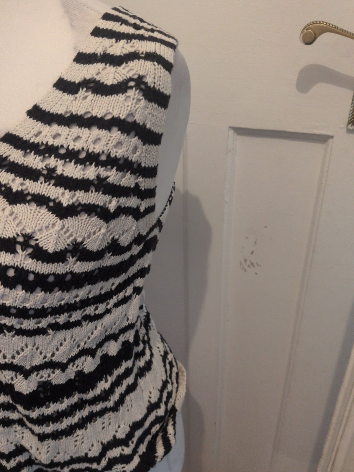 F&F Medium Navy White Knit Sleeveless Top