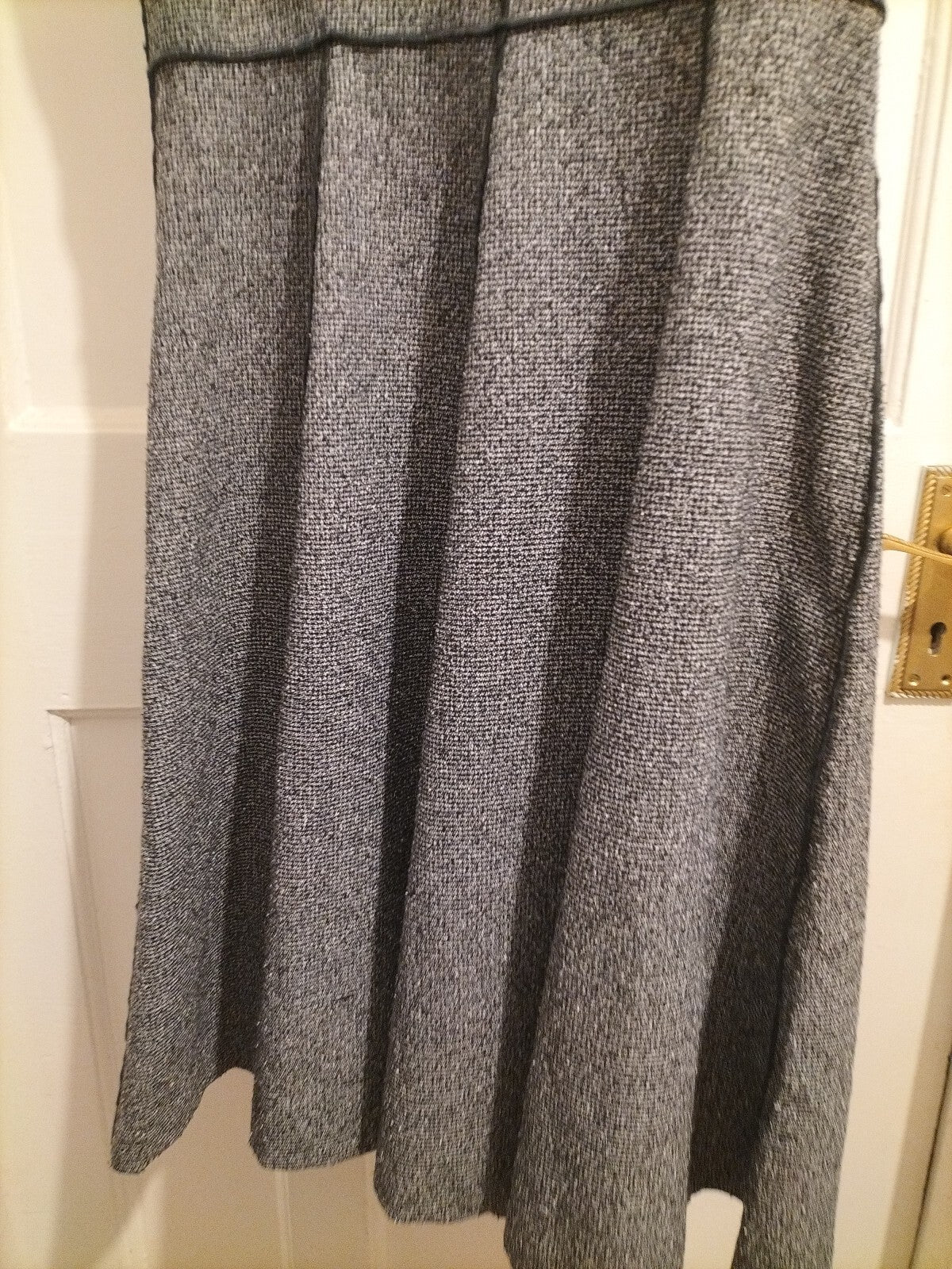 Ladies H+M Size 8 Grey Fleck Sleeveless Flowy Dress