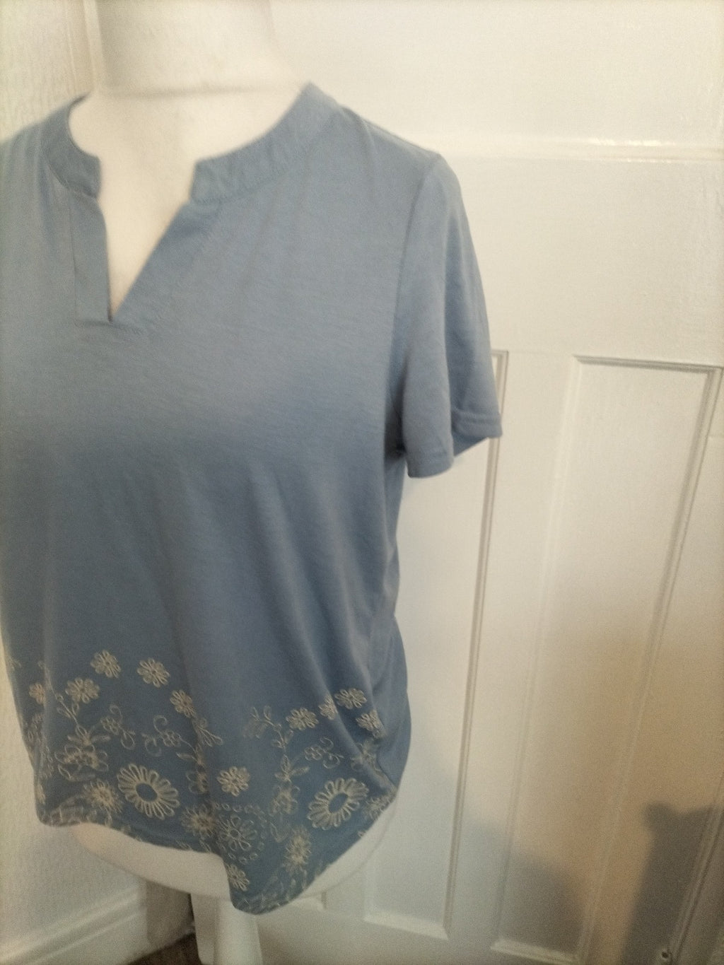 Ladies Bonmarche Size 14 Blue With Embroidery Floral Short Sleeved Blouse