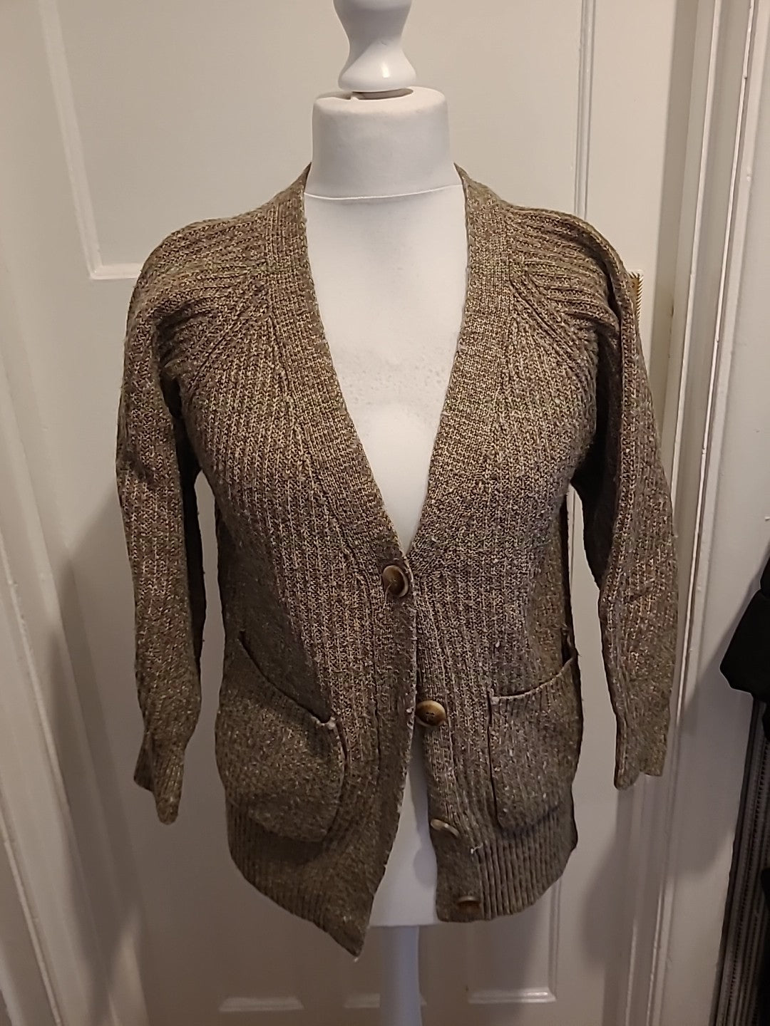 laides tu size small kharki long sleeve knitted cardigan signs of bobbling