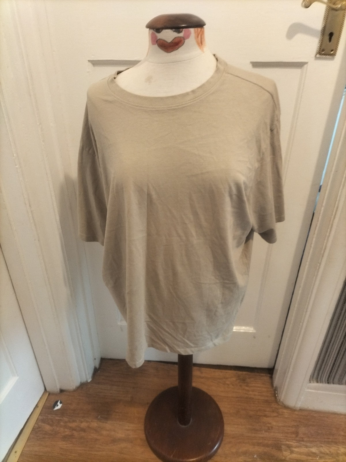 Mens Primark Size Xl Relaxed Fit Beige Short Sleeved Tshirt