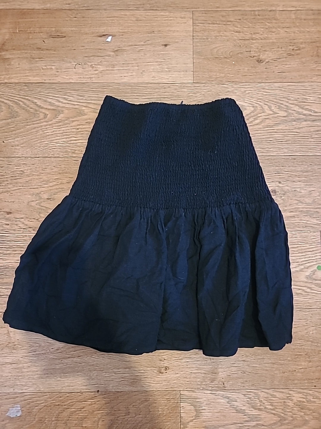 Ladies Boohoo Size 8 Bubblehem Black Skirt