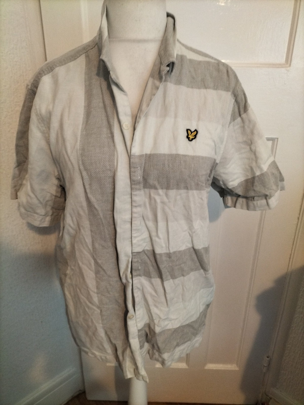 Mens Lyle&Scott Size Large Grey And White Striped Shirt