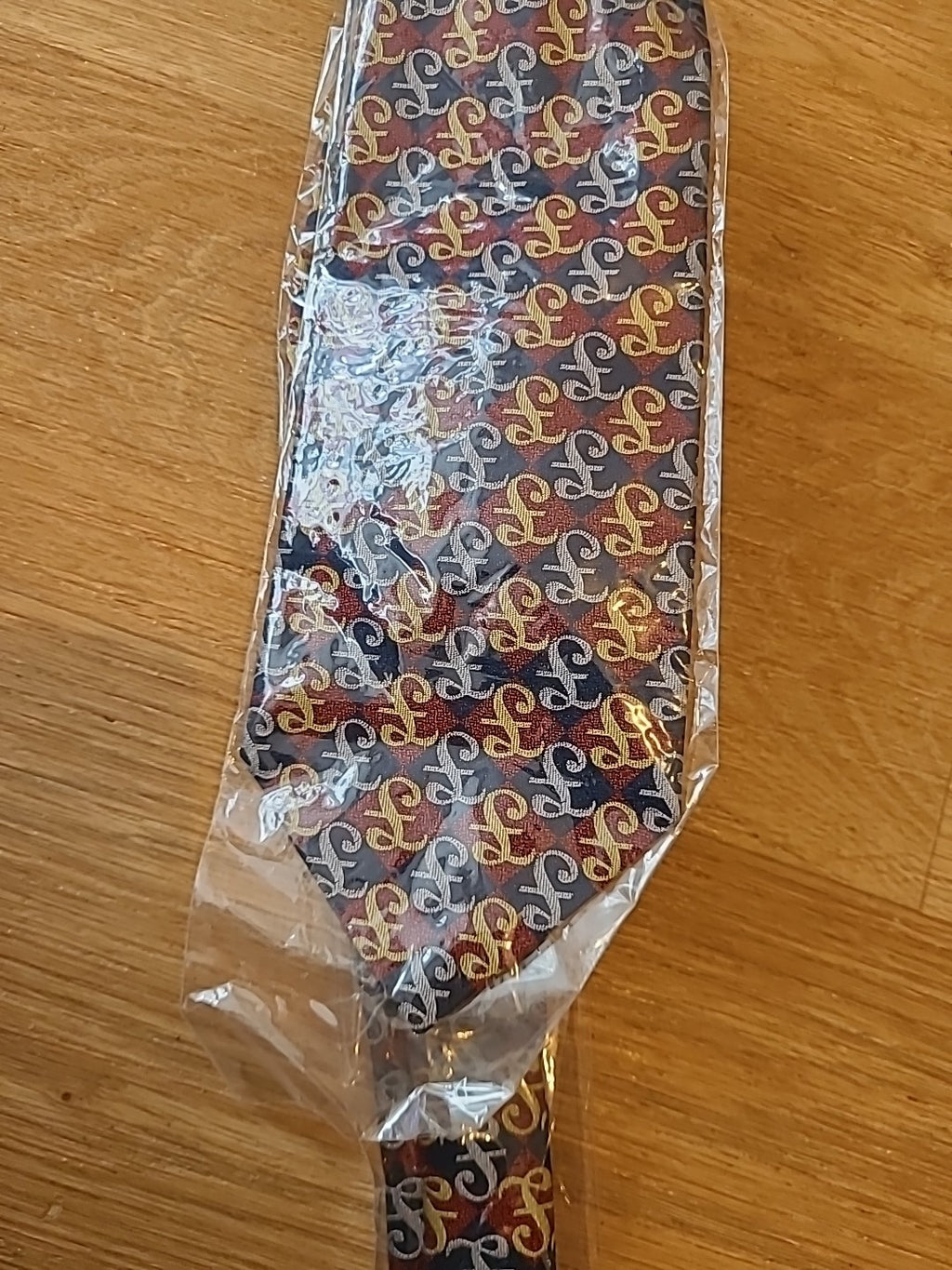 Brand New Mens Purple And Navy Patterned Tie