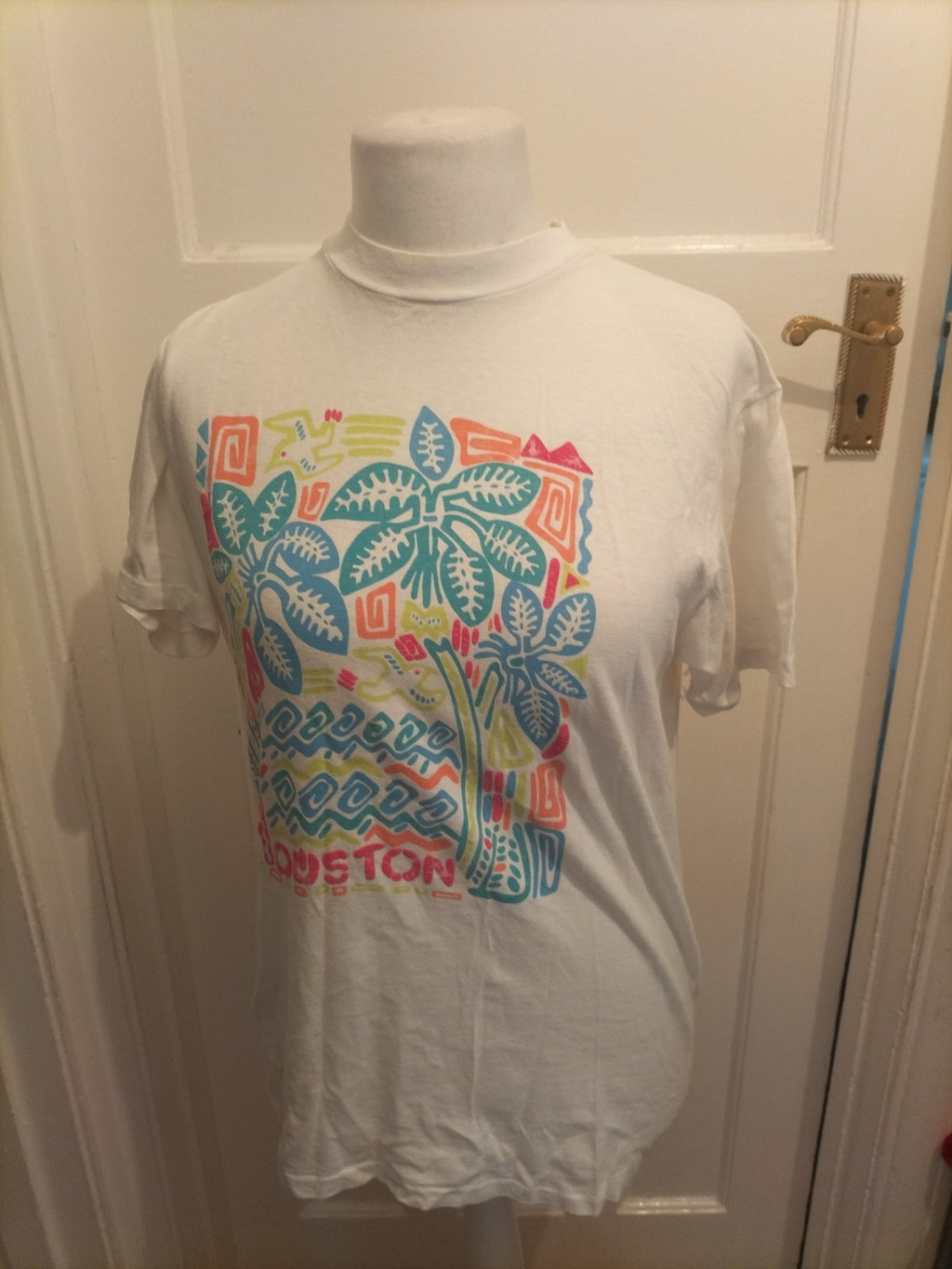 Ladies Hanes Size Large 100% Cotton Multi Print Short Sleeve T-shirt