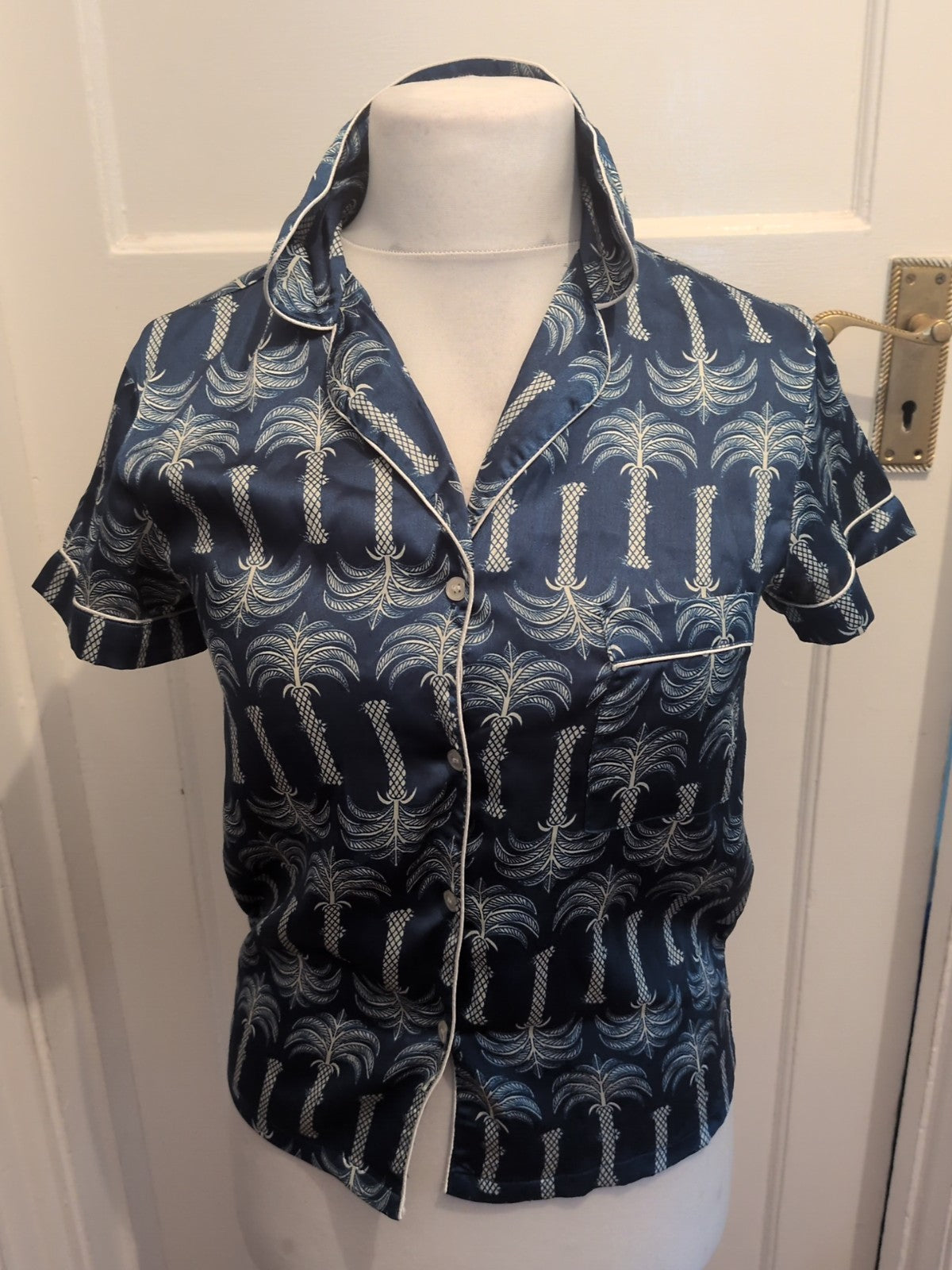 Ladies Pretty little thing Size 6 Navy And White Collared Palm Tree Pyjama Top