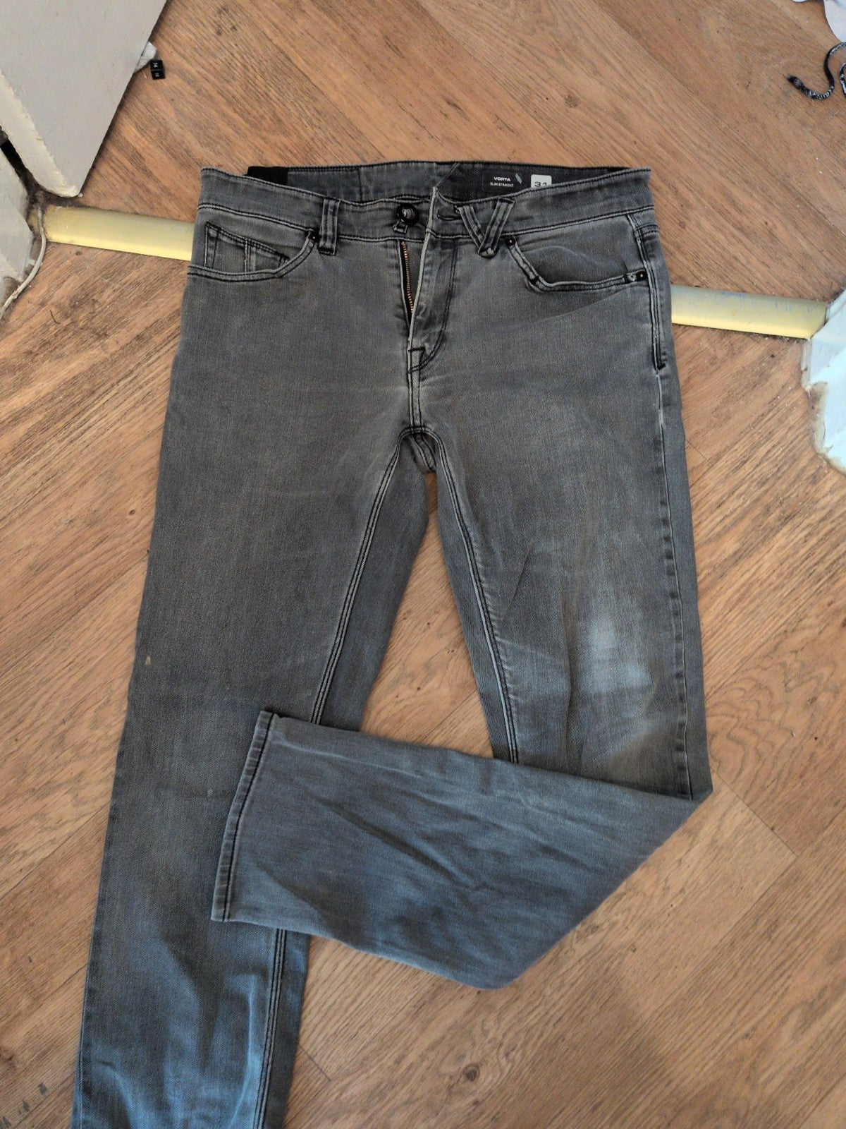 Vorta 31" Slim Straight Jeans