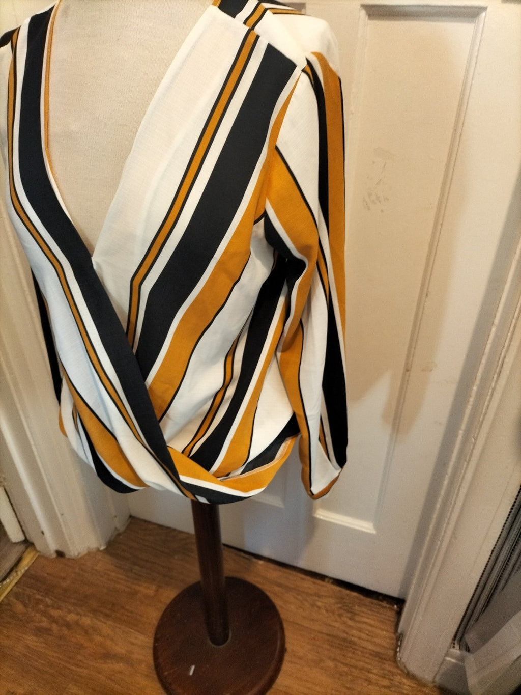 Ladies George Size 12 Orange With White And Black Pattern V Neck Blouse