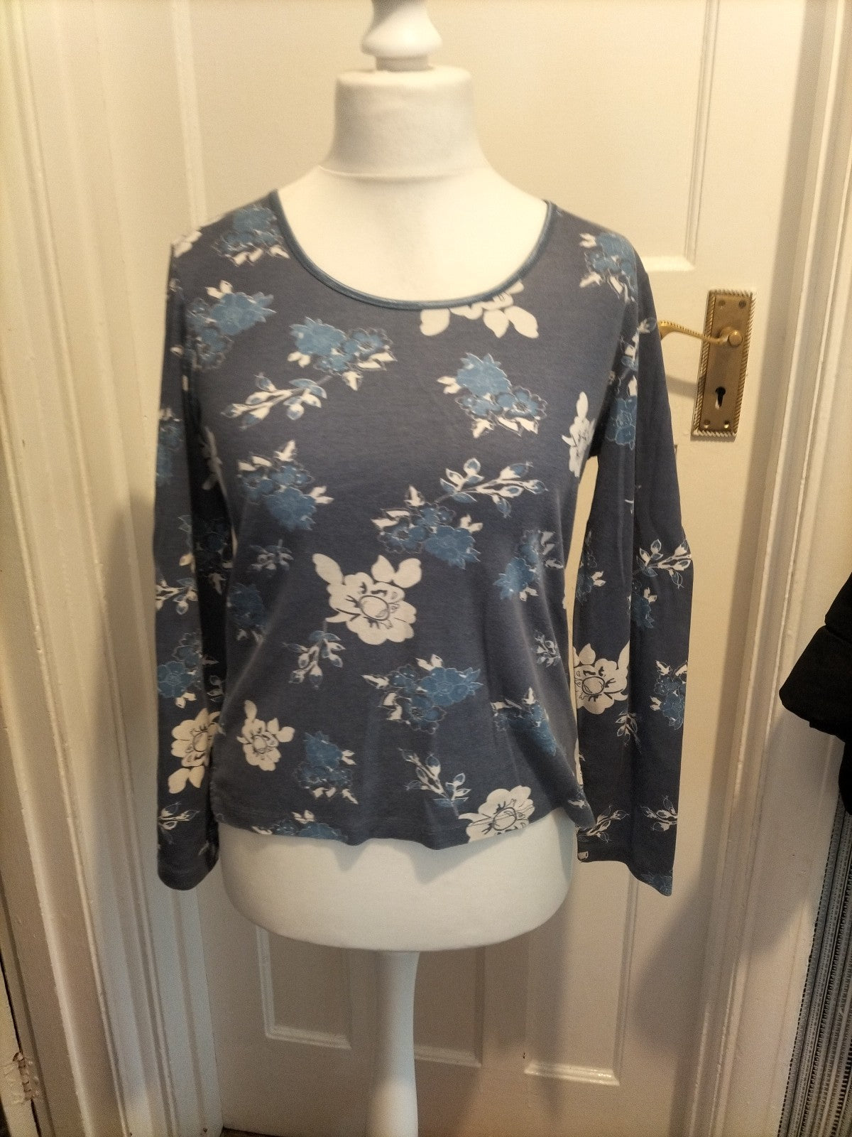 Ladies Soon Size 14 Pale Navy Floral Long Sleeved Long Sleeved Blouse