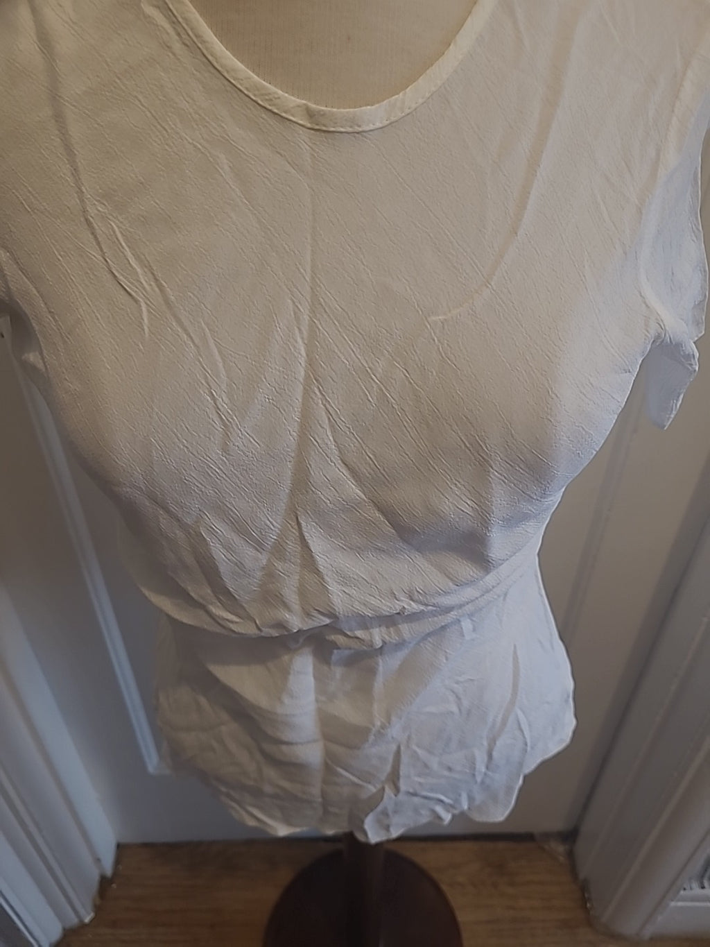 Ladies Size S/M White Short Sleeved Tshirt