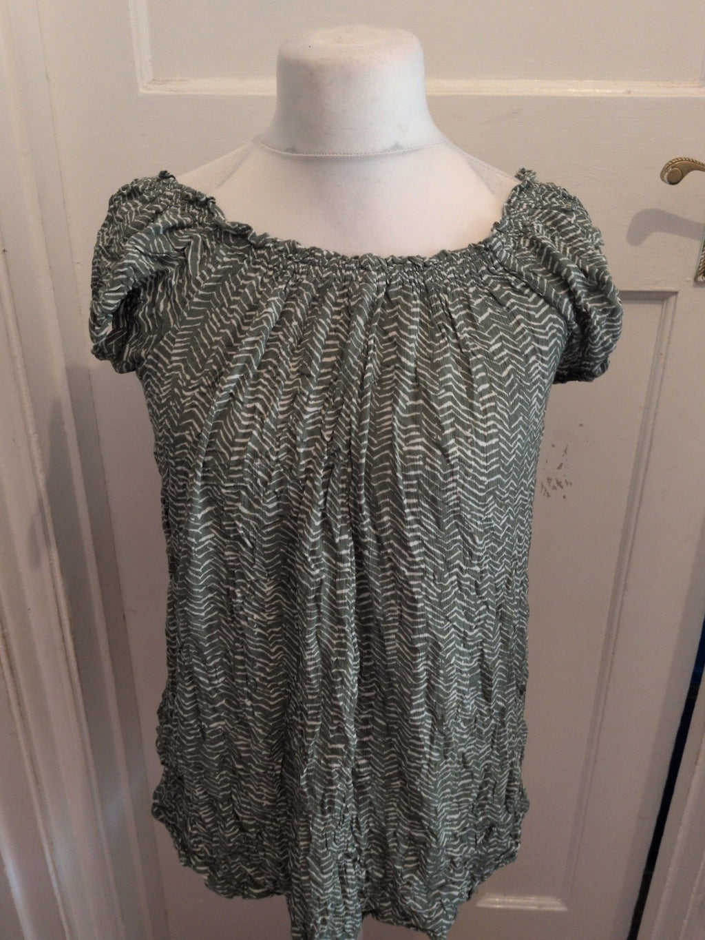 Primark 8 Green And White Sleeveless Blouse