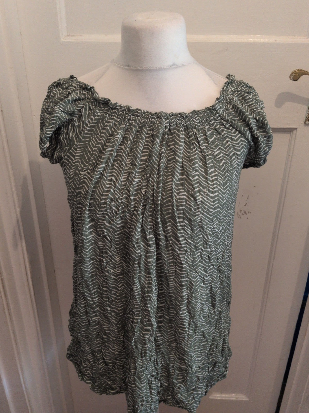 Primark 8 Green And White Sleeveless Blouse