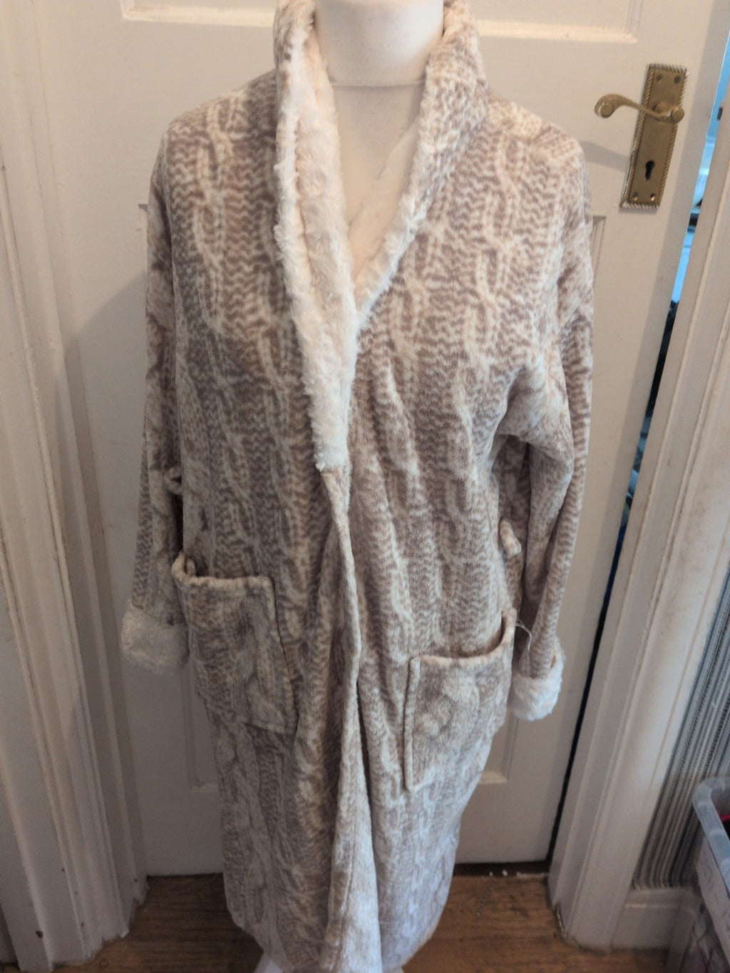 Ladies Loungeable XL Beige And Cream Dressing Gown/Robe No Tie