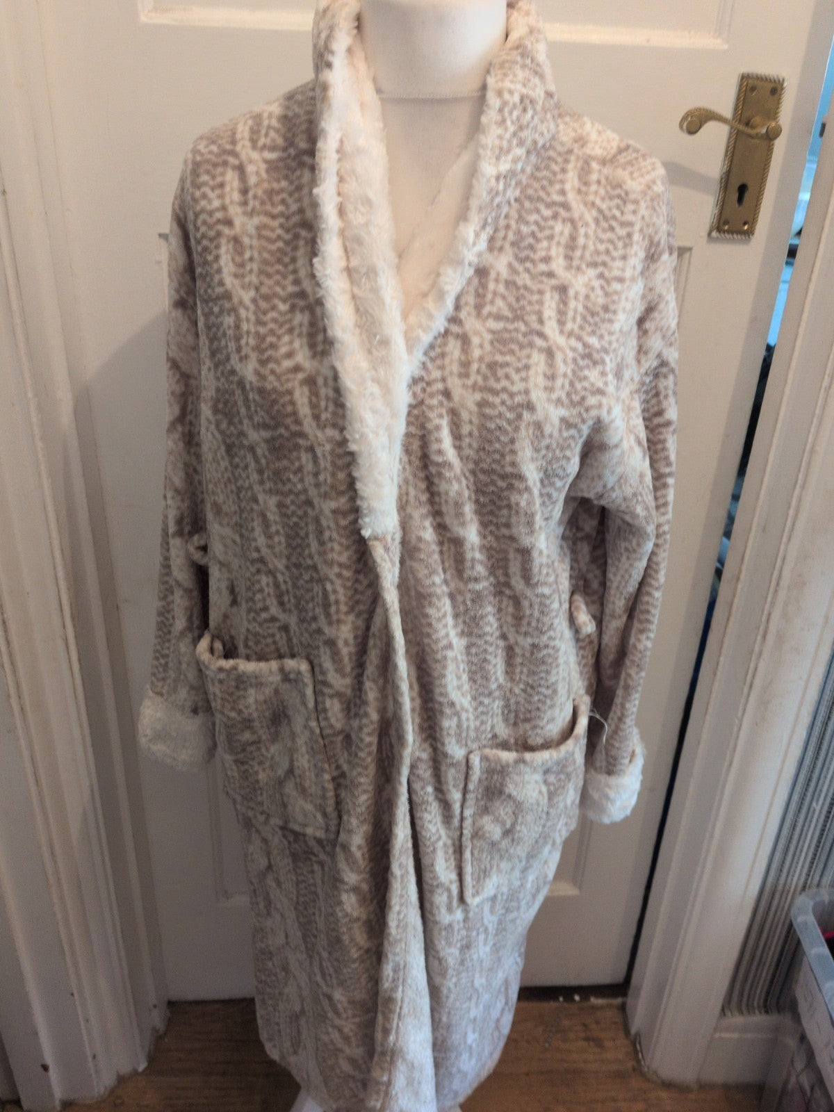 Ladies Loungeable XL Beige And Cream Dressing Gown/Robe No Tie