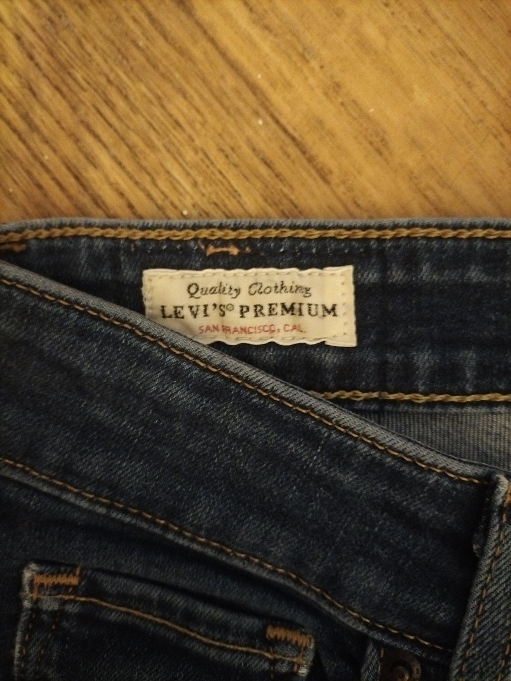 Ladies Levi Size 24" Skinny Jeans 711