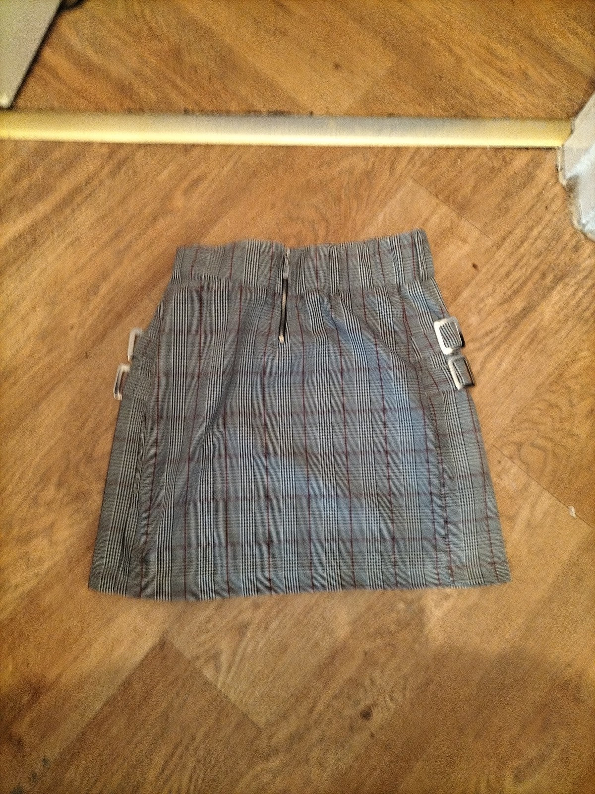 Ladies Select Size 8 Grey Black Fleck With Red Check Mini Skirt