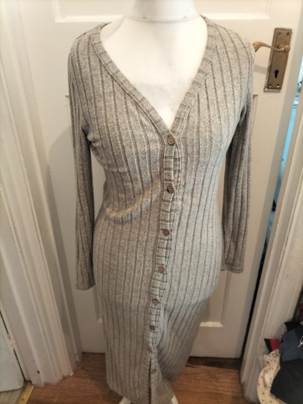 Ladies Size M Beige Ribbed Long Sleeved Buttoned Dress