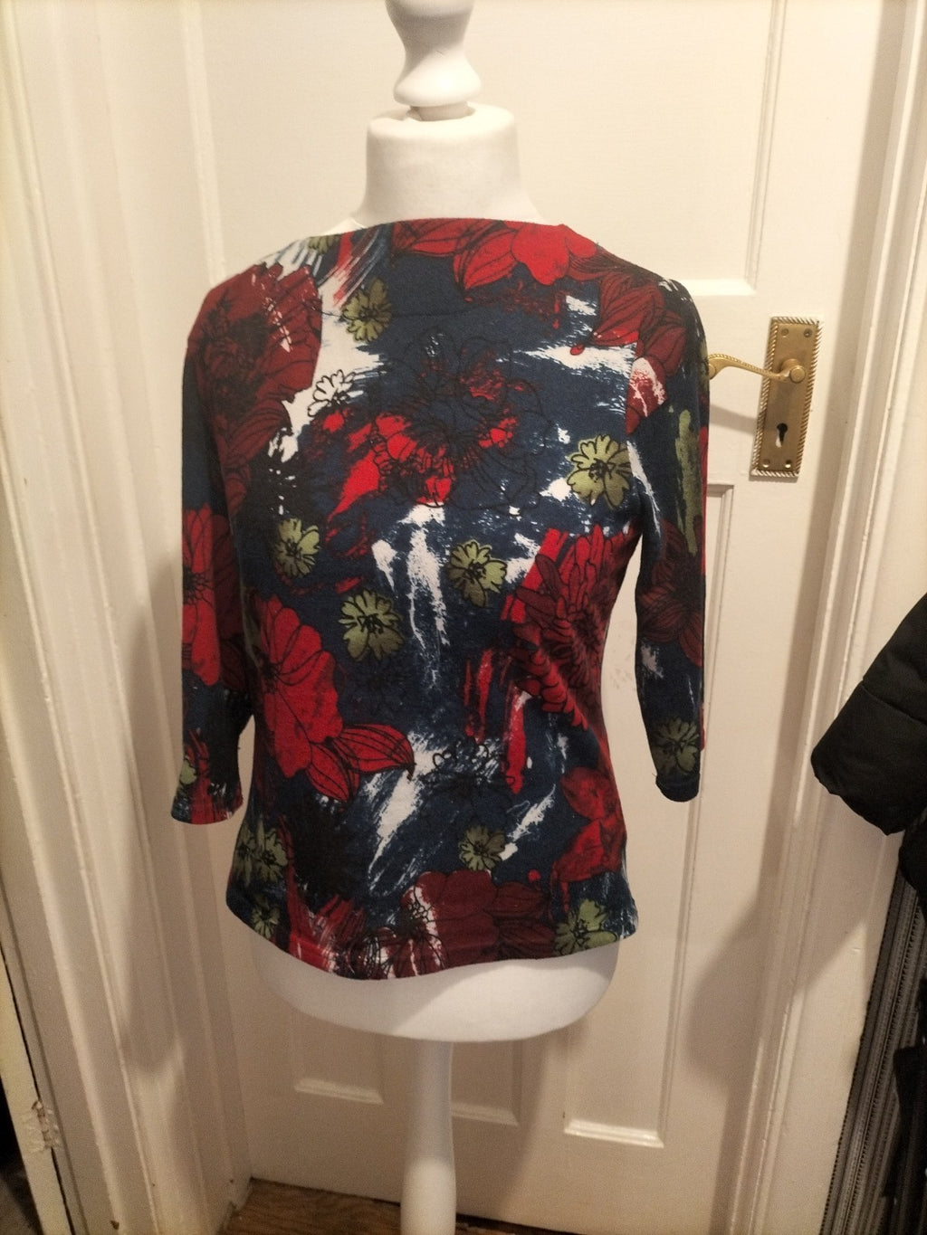 Ladies EWM Size 16 Navy/Purple Floral 3/4 Sleeve Blouse