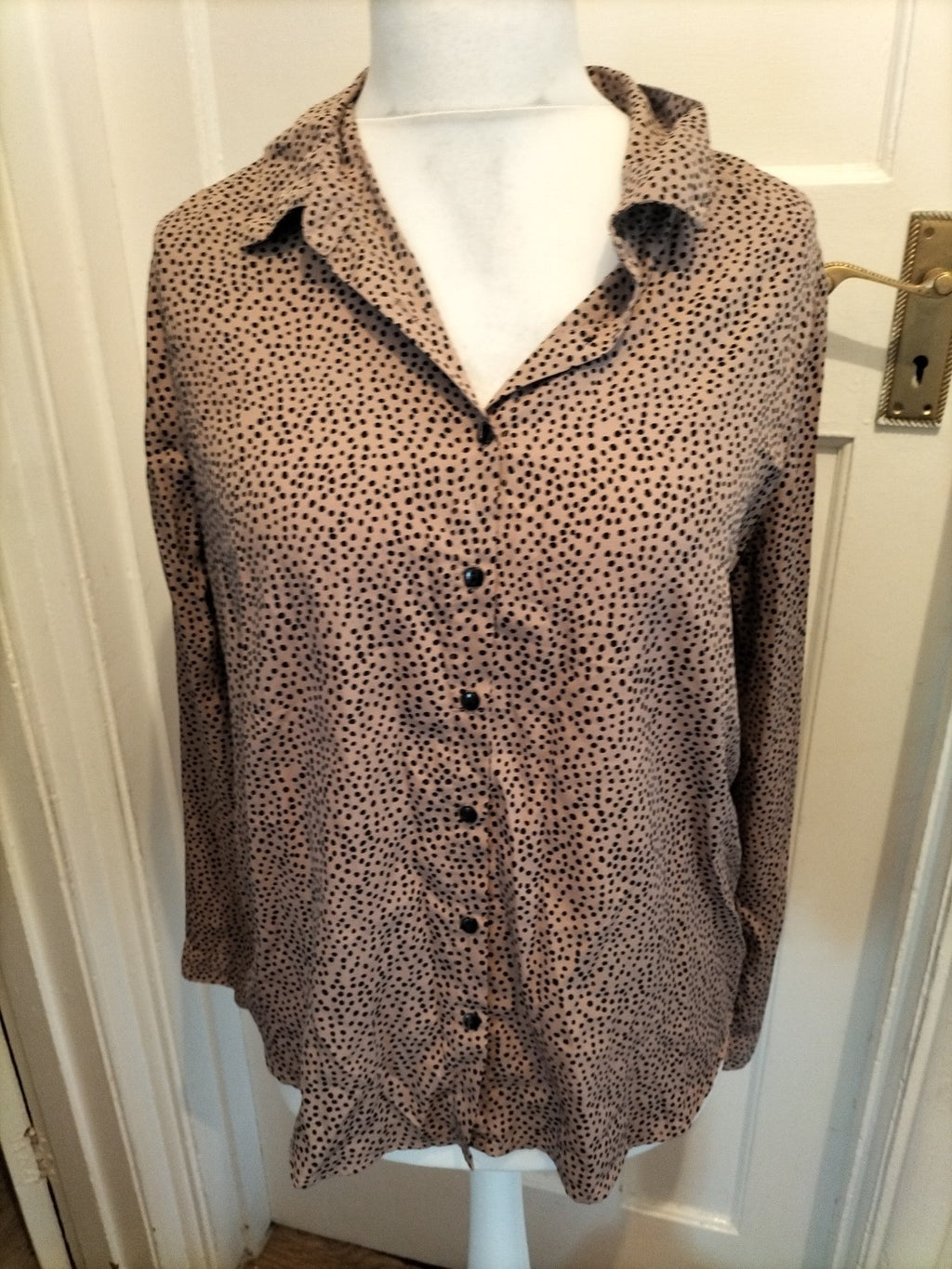 Ladies M&Co Size 14 Brown And Black Buttoned Blouse