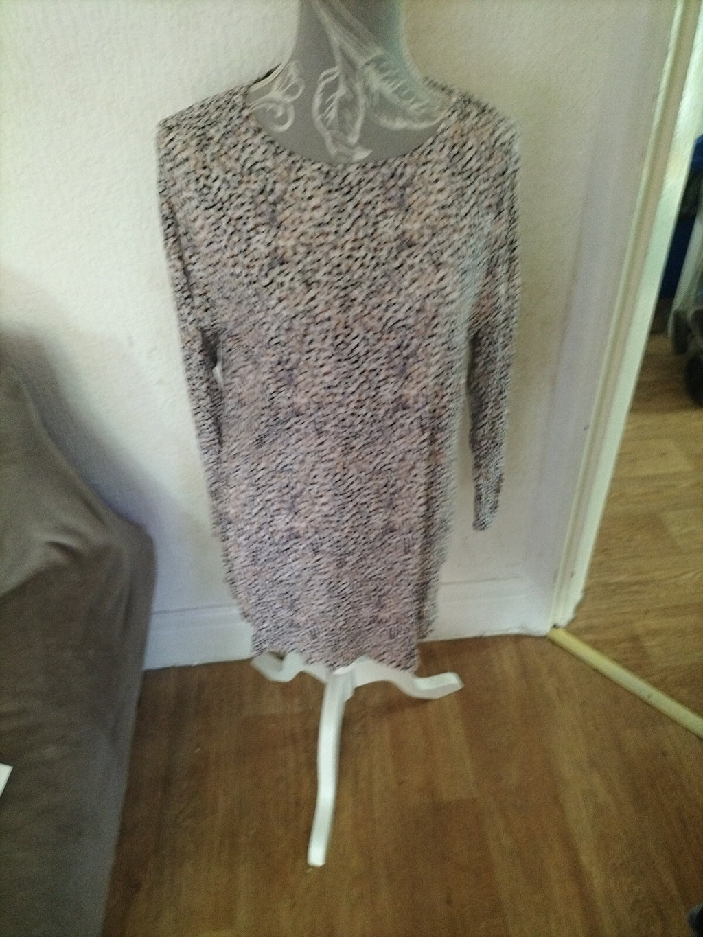 Ladies Papaya Size Medium Long Sleeved Blouse