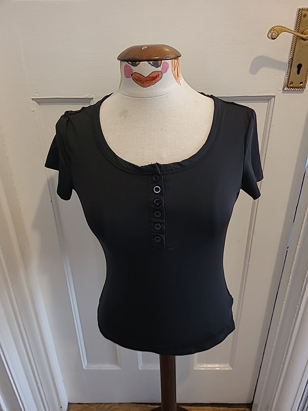 Ladies Medium Black Short Sleeved Blouse