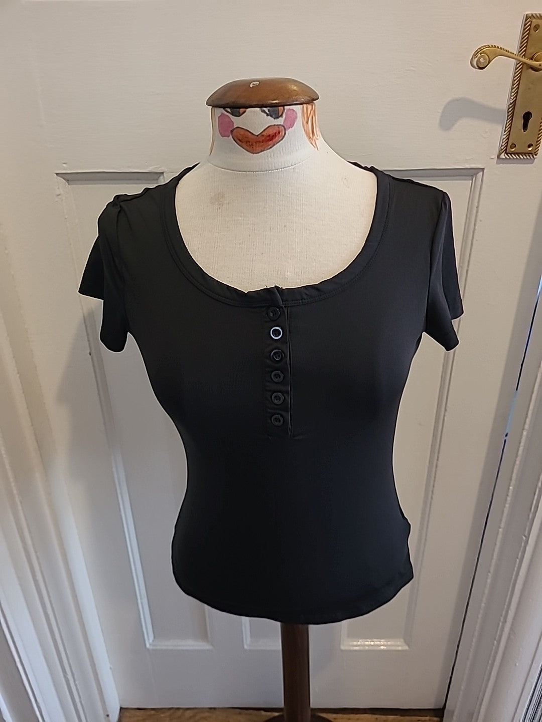 Ladies Medium Black Short Sleeved Blouse