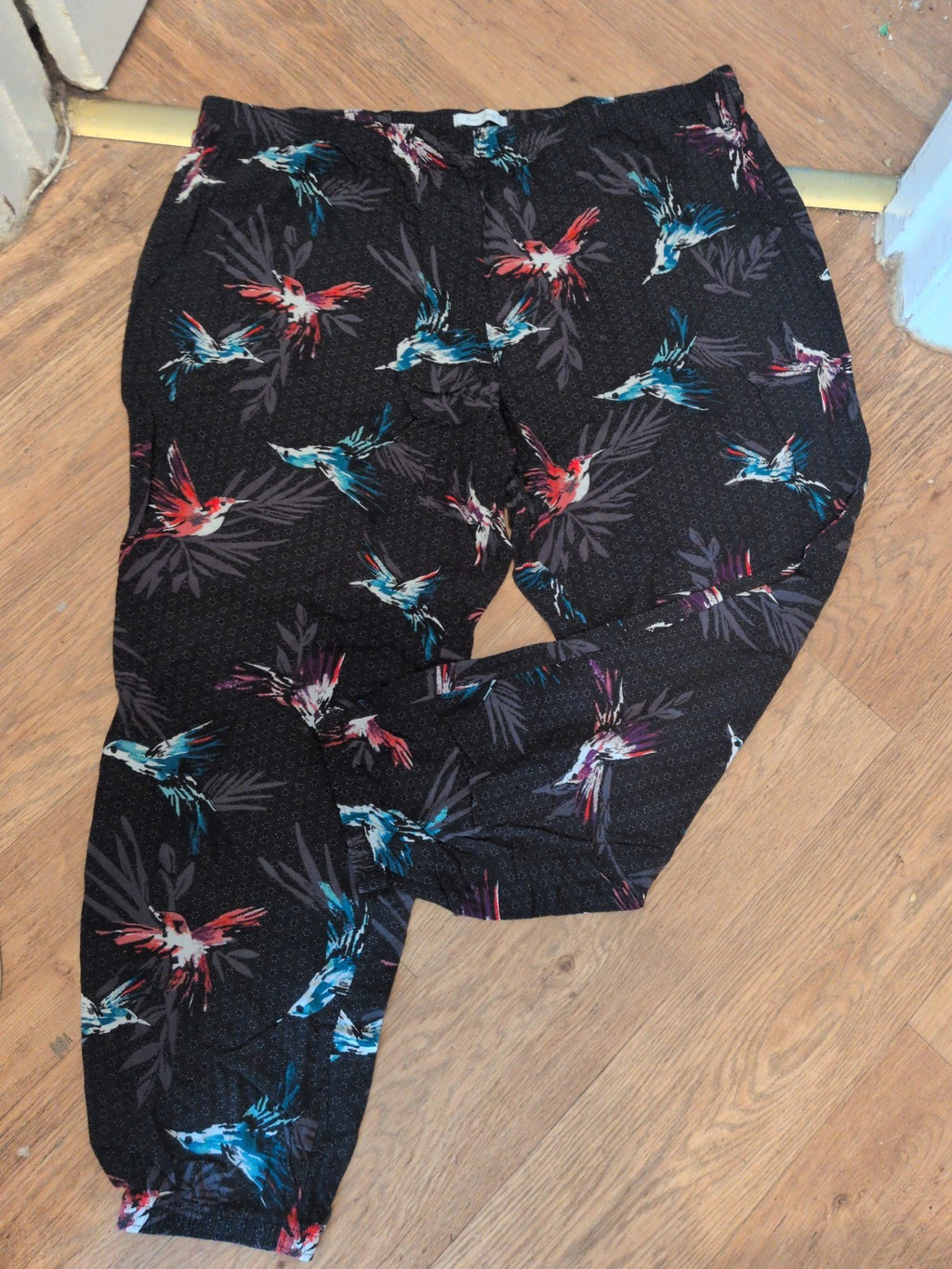Ladies Marks And Spencer Size 20 Black With Colourful Birds Elasticated...