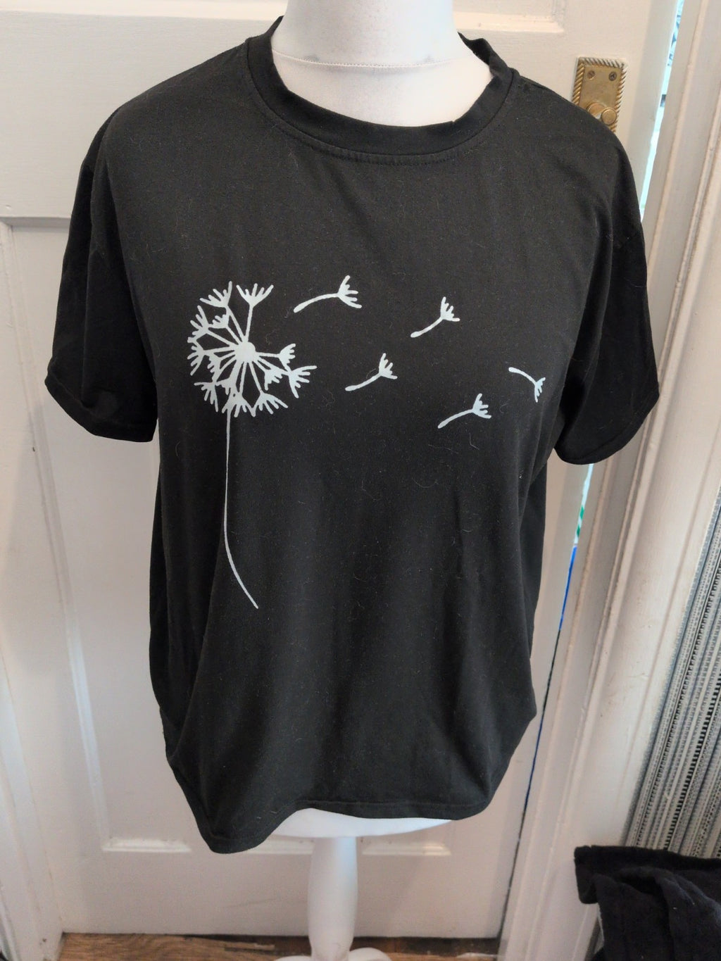 Large Black Wind Blowing Tree Short Sleeve T-shirt Ladies