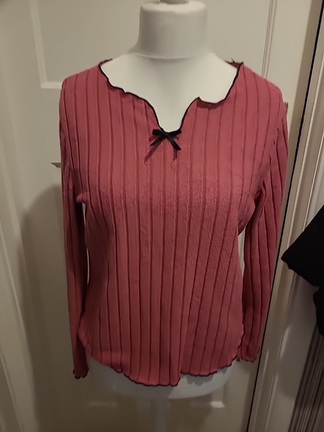 Ladies Size L Pink With Black Bow Long Sleeved Pyjama Top