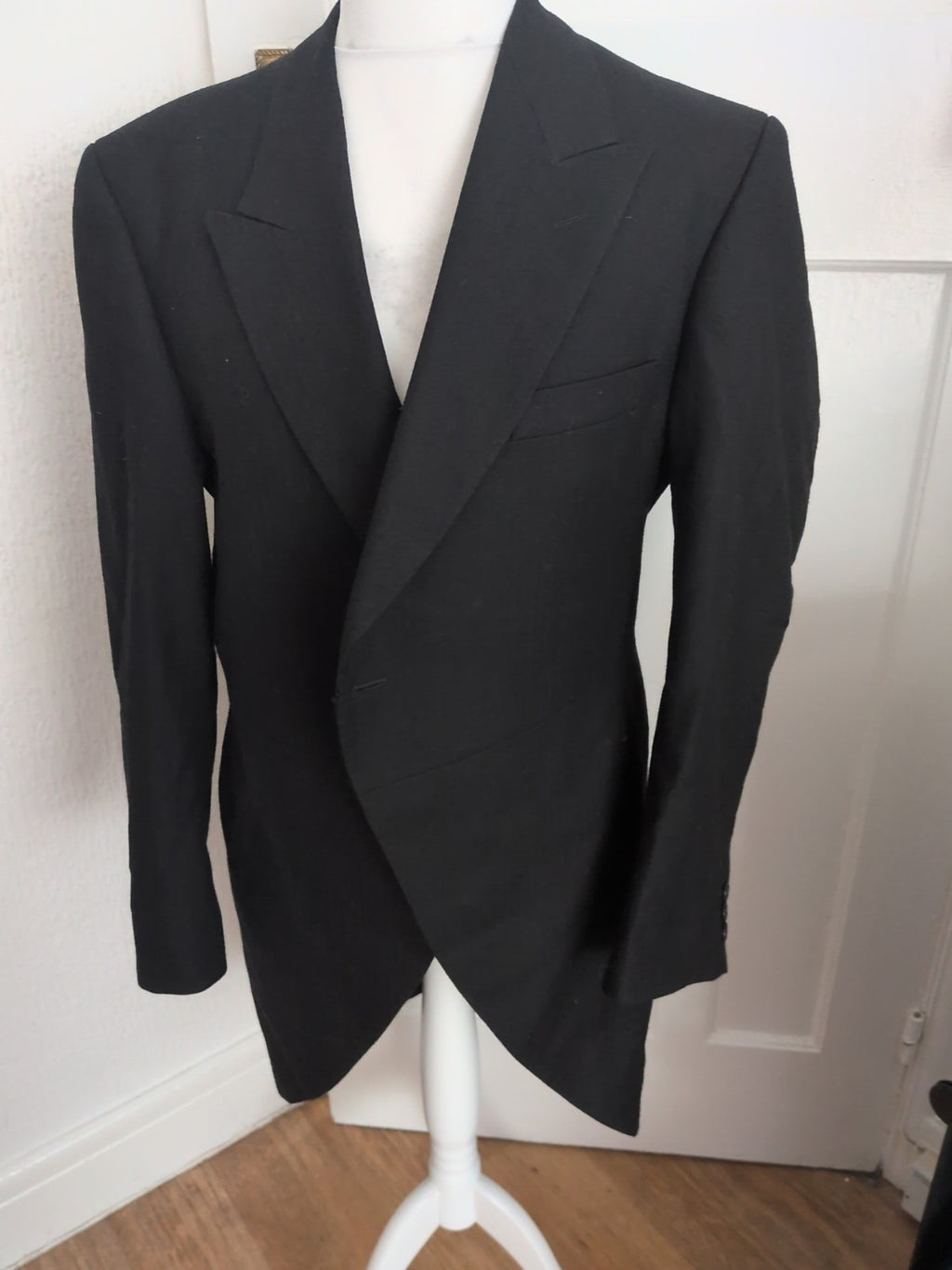 Magee 44 Short Black Suit Jacket
