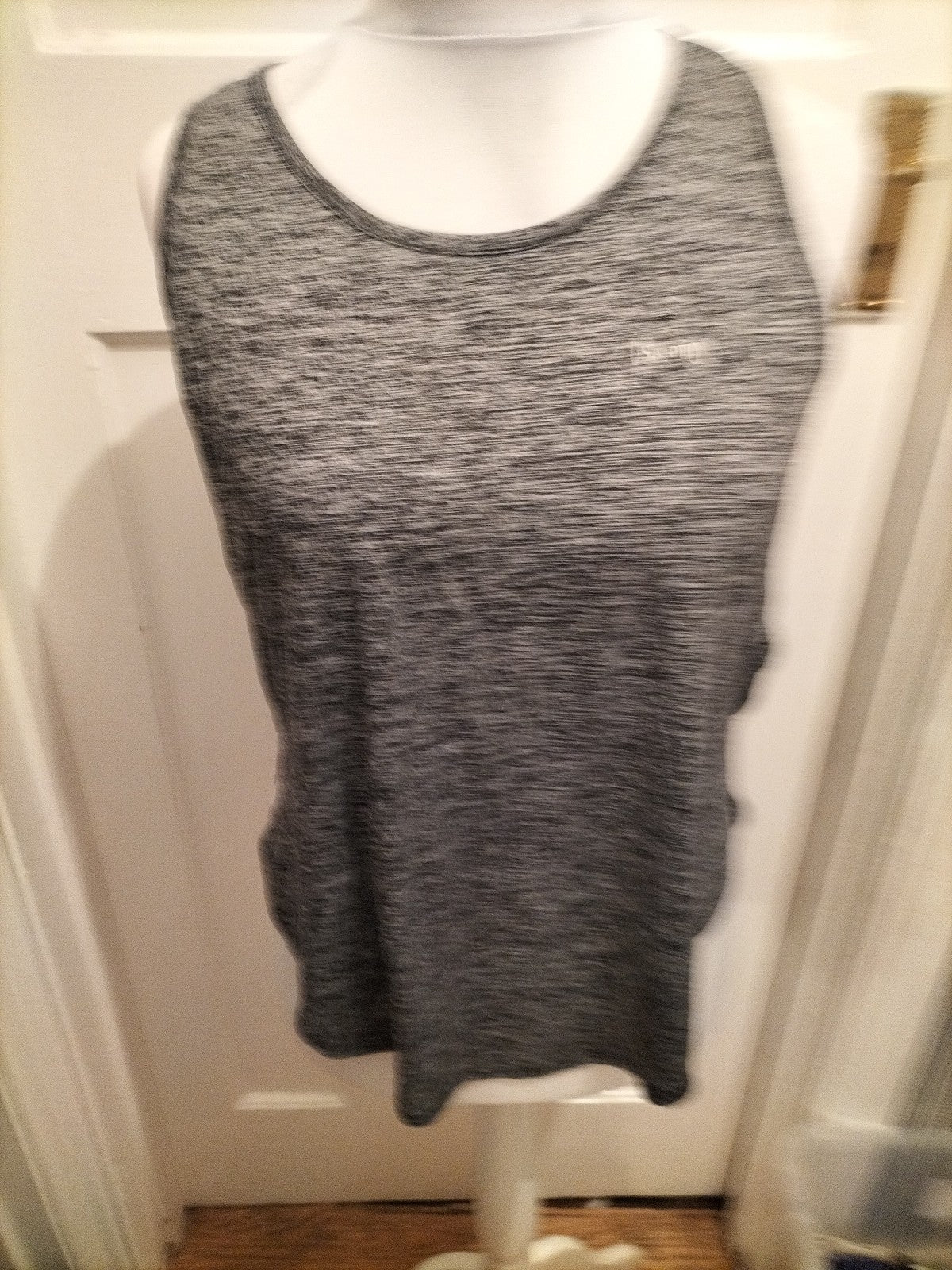 Ladies USA Pro Size Medium Grey Fleck Racer Back T-shirt Sleeveless