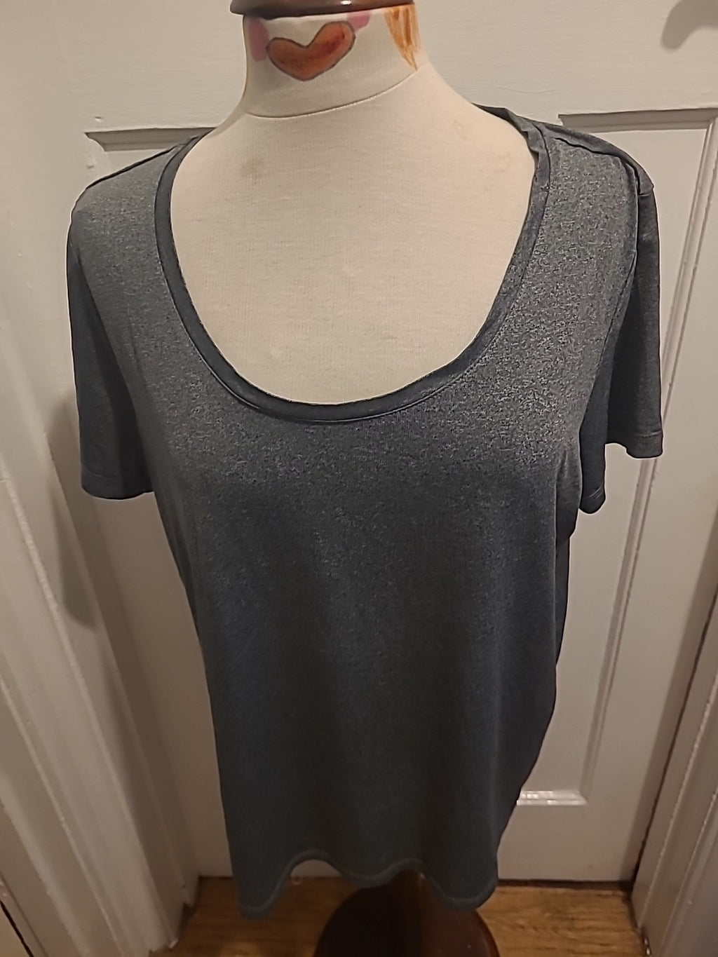 Ladies Target Size 20 Grey Activewear Short Sleeved Tshirt