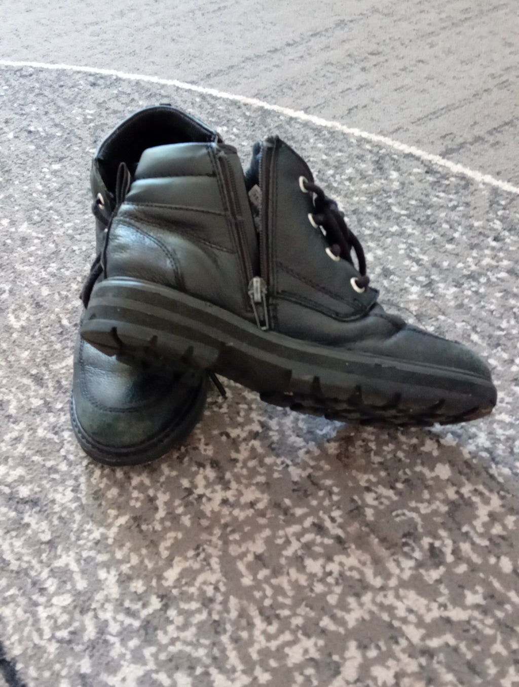 Boys Clarks Black Boots Side Zip Size 13.5 Free Delivery