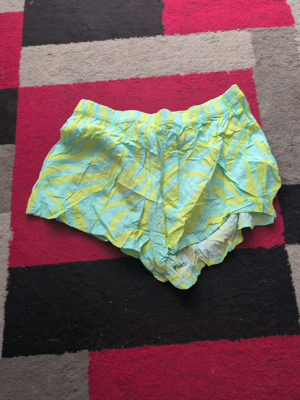 Ladies Primarks Size 14-16 Blue And Lime Green Elesticated Waist Shorts