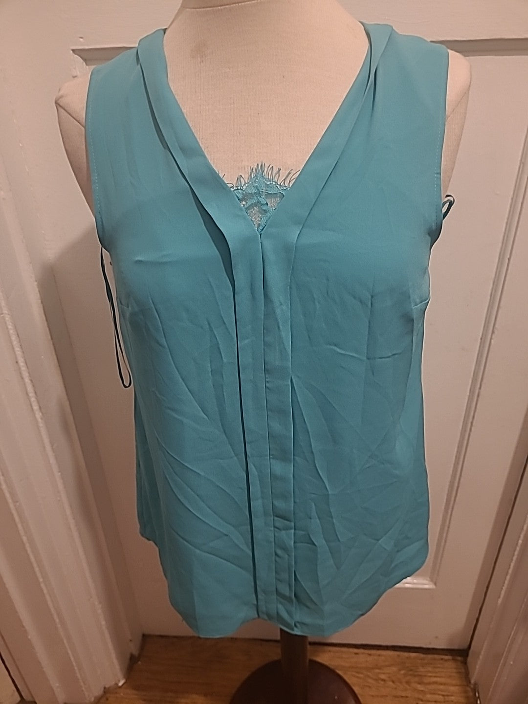 Ladies David Emanuel Size 10 Turquoise Sleeveless V Neck Blouse