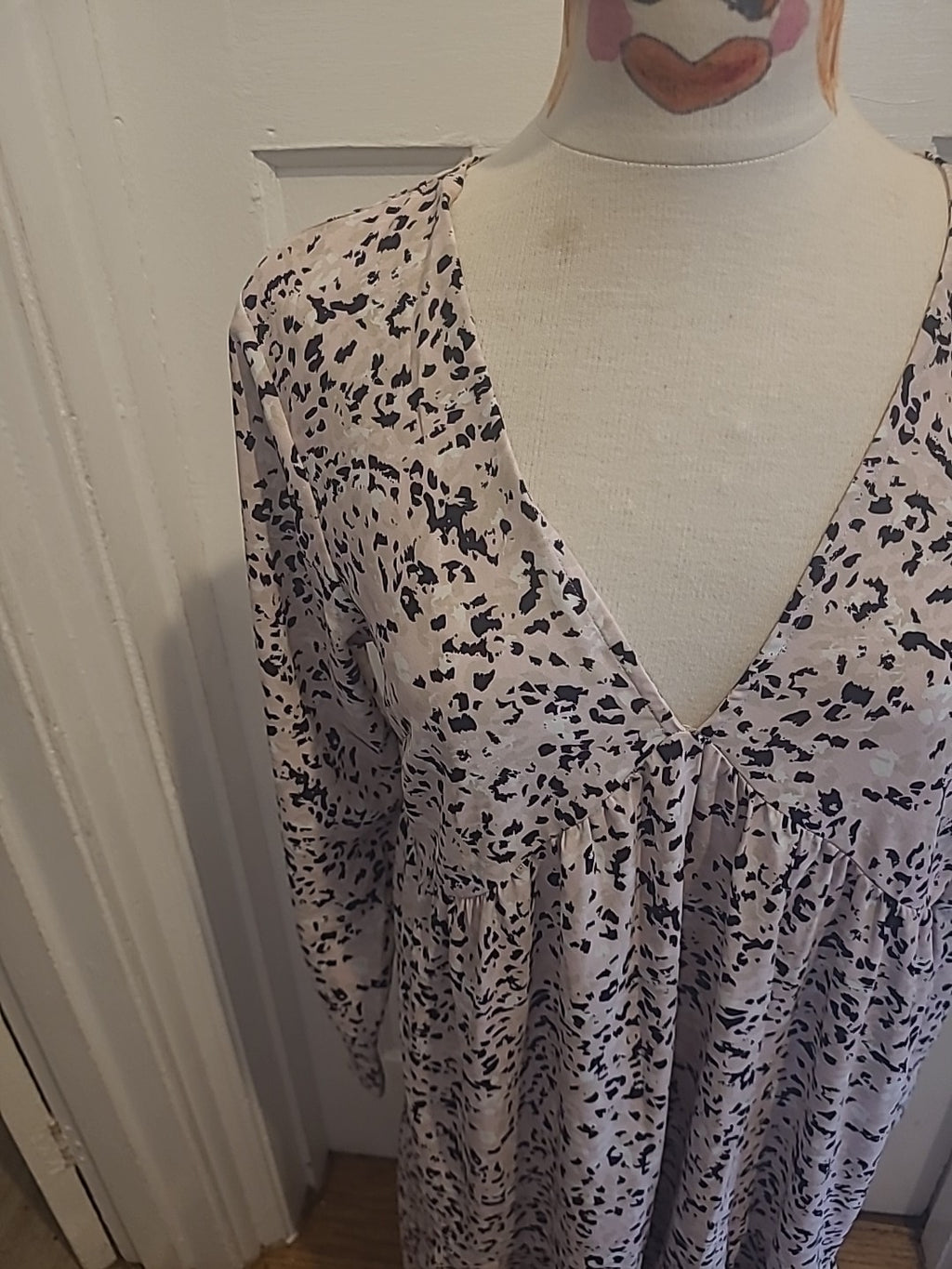 Ladies Pretty Lavish Size Small Pink Black Long Sleeved Dress