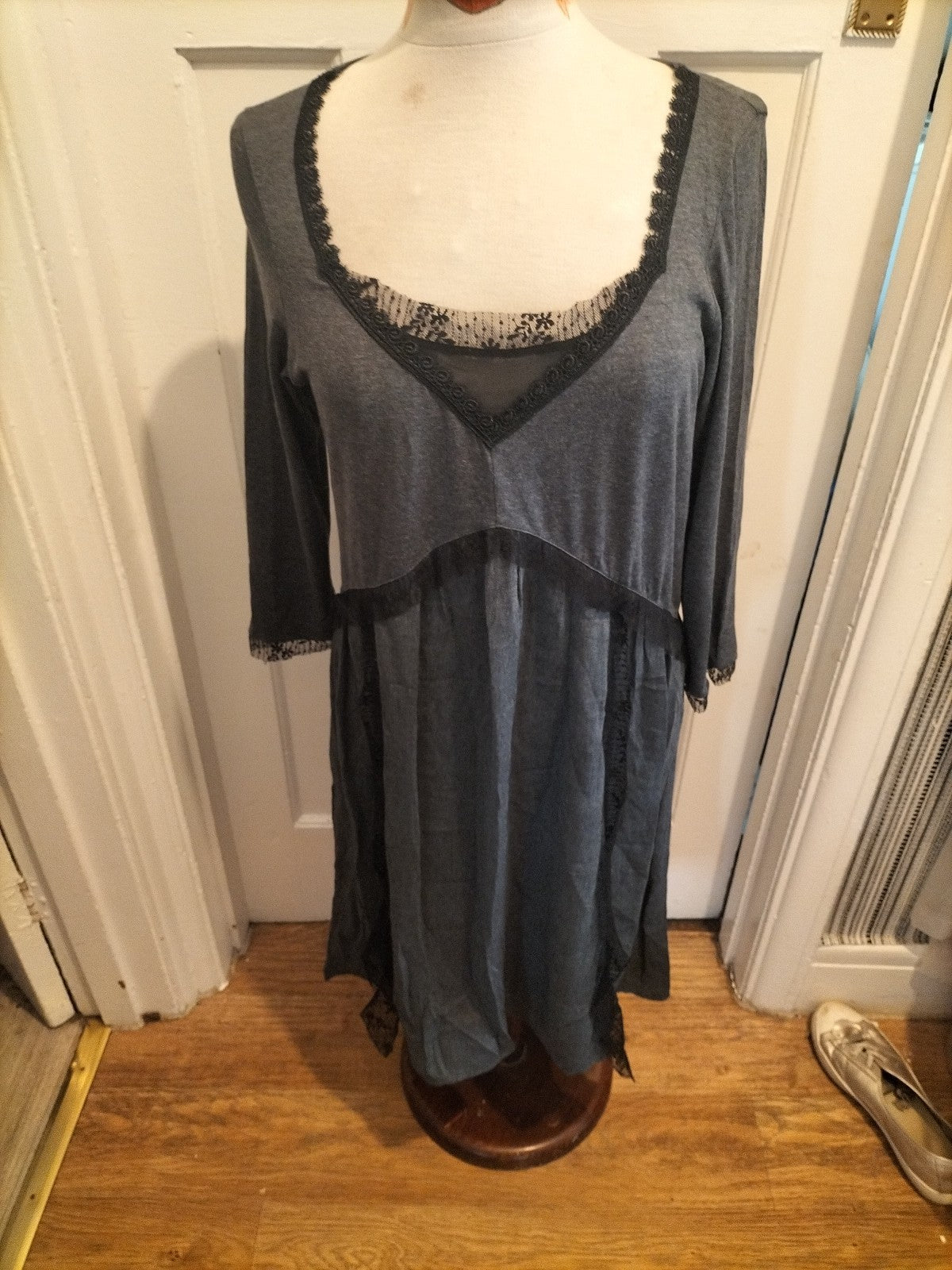 Ladies Size Large Grey And Black Lined Mid Sleeved Dress