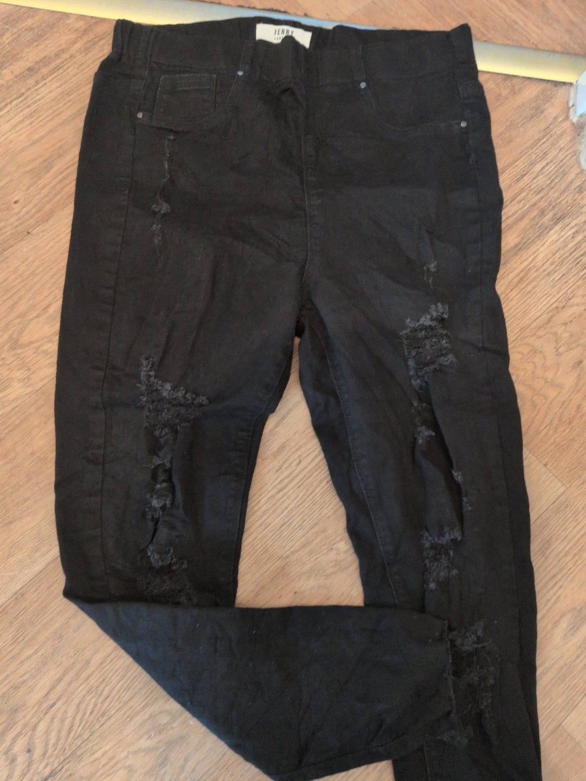 Yours 18 "Jenny" Black Ripped Jegging