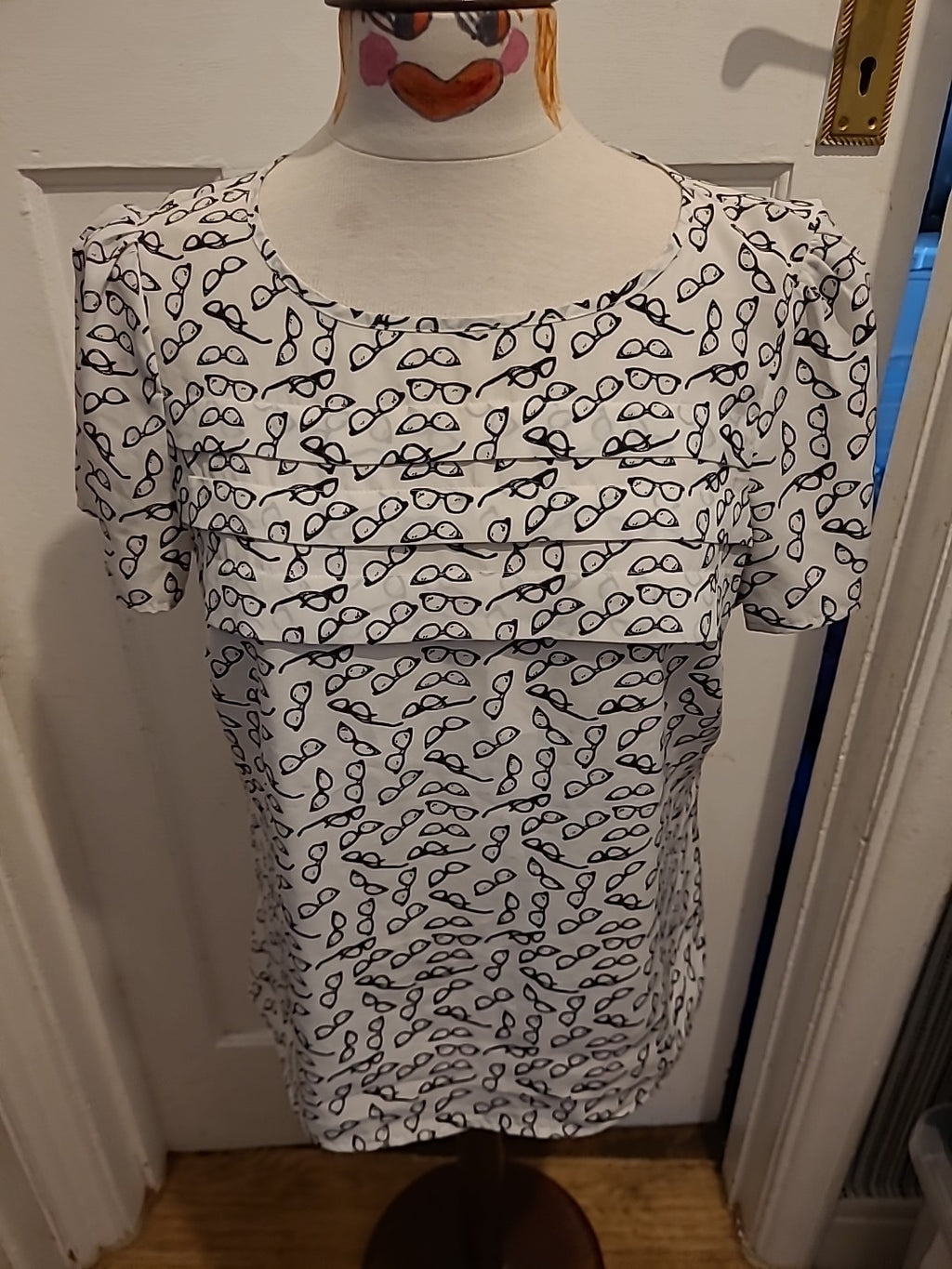 Ladies Marks And Spencer Size 14 Ivory Black "Glasses" Short Sleeved Blouse