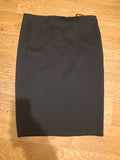 Ladies Dorothy Perkins Size 16 Black Zipped Skirt