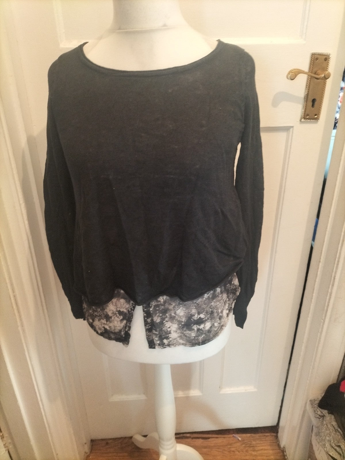 Ladies Limited Edition Size 8 Black Long Sleeved Open Back Blouse