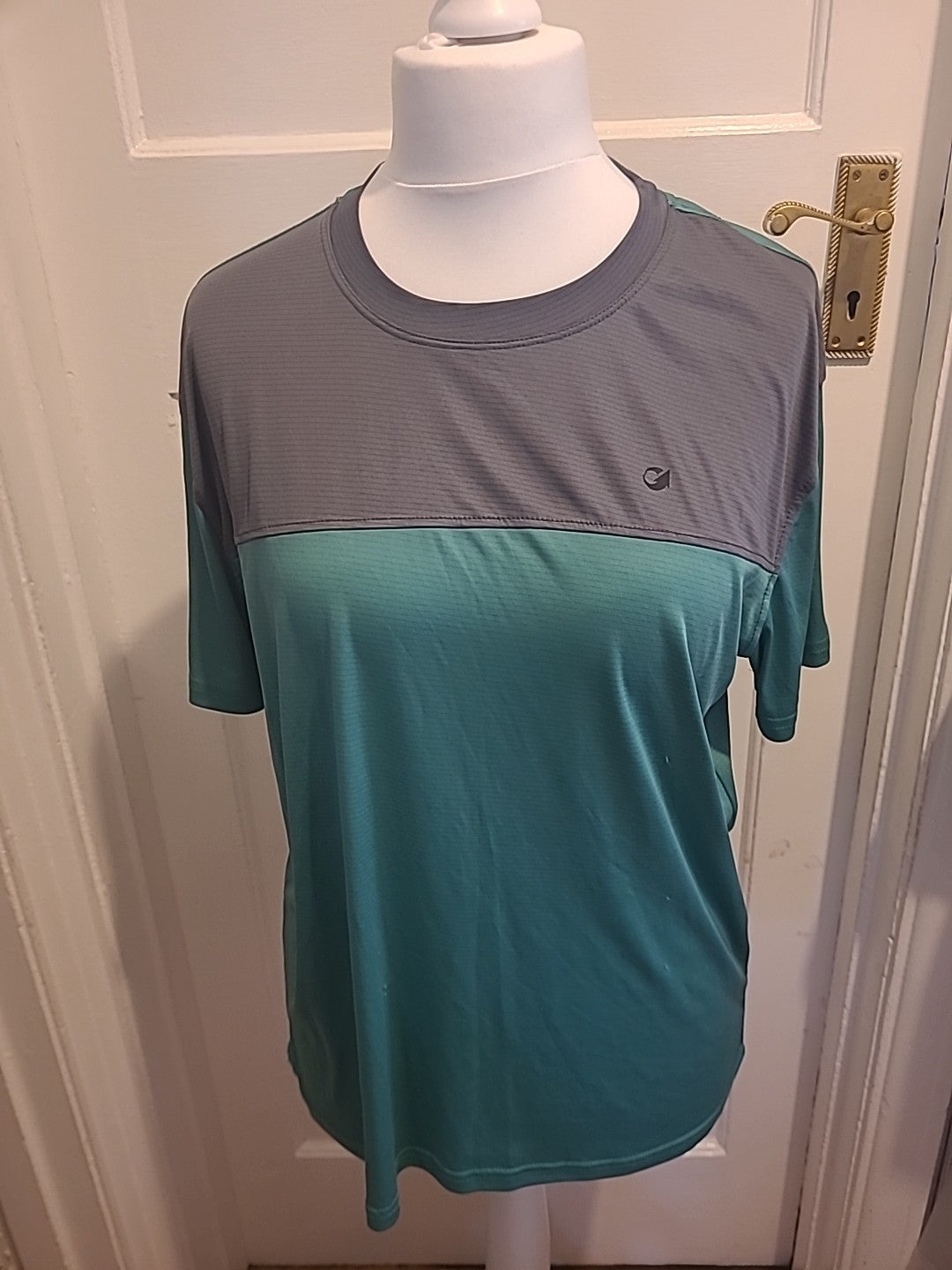 Mens Size Large Green And Grey Short Sleeved Tshirt