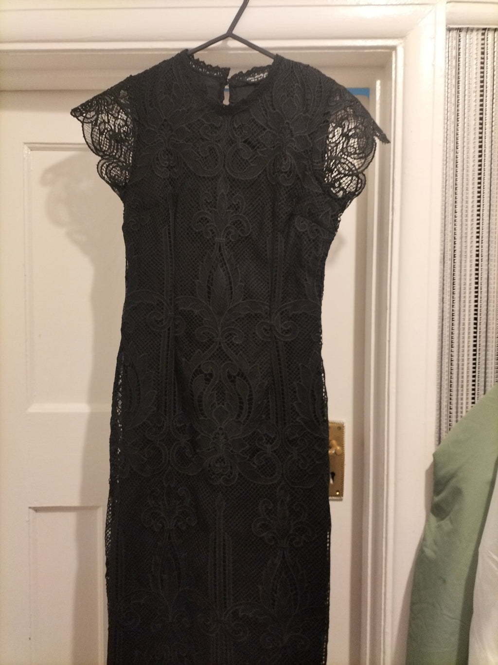 Ladies Miss Selfridge Size 8 Black Lace Lined Short Sleeved Midi Dress