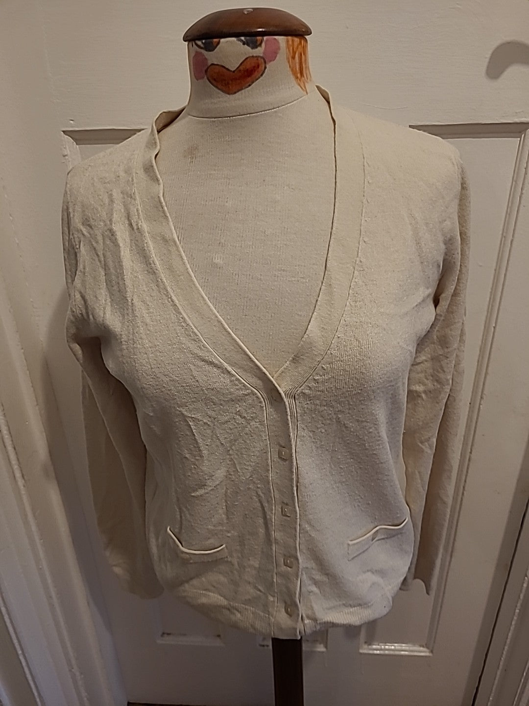 Ladies Tu Size 12 Winter White V Neck Cardigan
