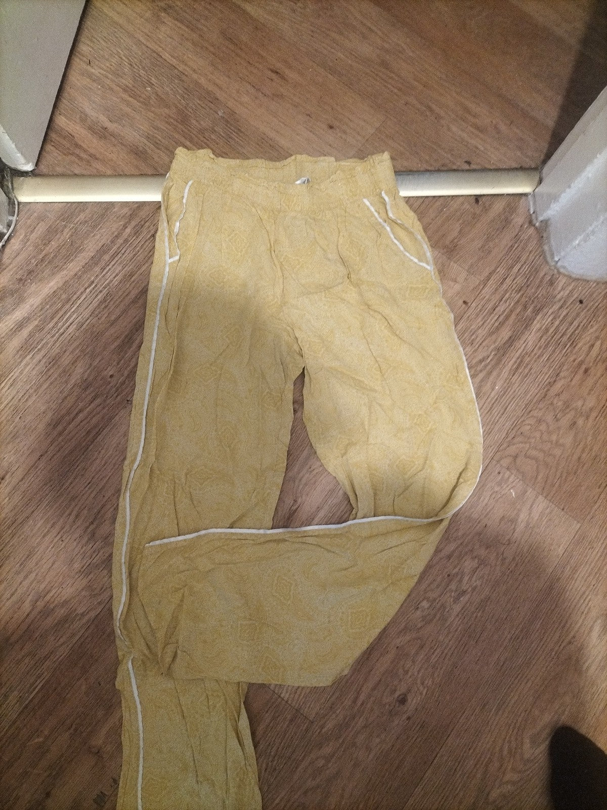 Ladies Primark Size 6-8 Yellow White Pyjama Set