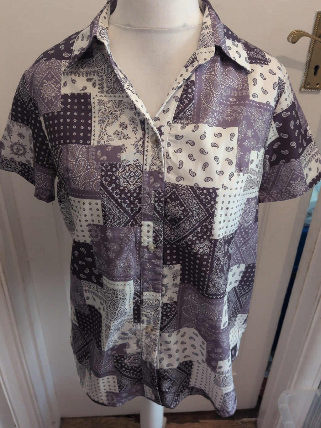 Ladies Small Silver White And Navy Short Collared Shirt Button Up