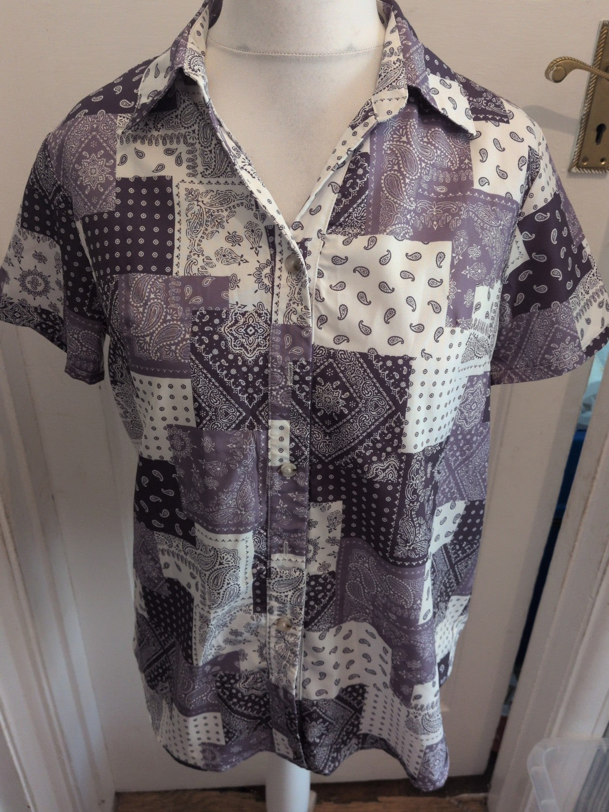 Ladies Small Silver White And Navy Short Collared Shirt Button Up