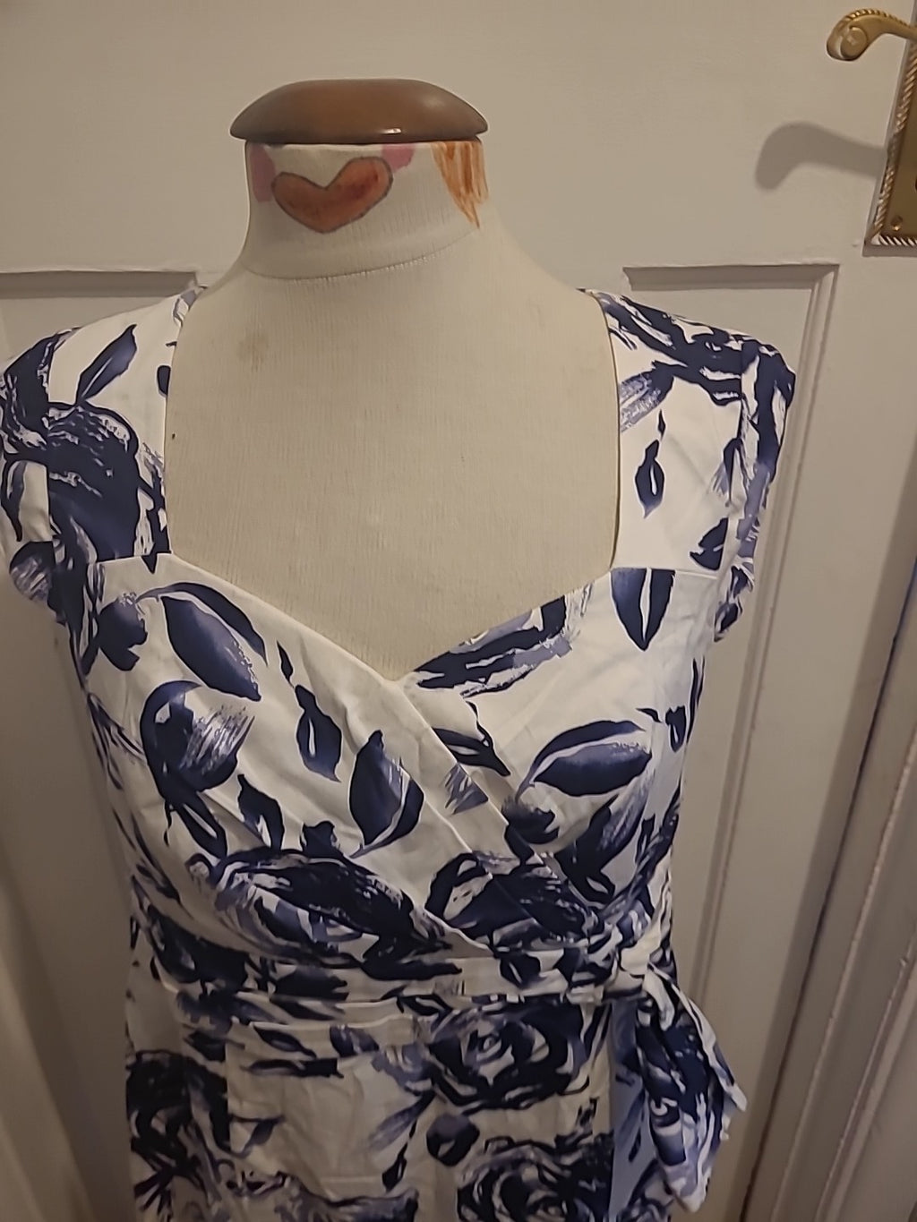Ladies Libra Size 12 Navy Blue White Floral V Neck Sleeveless Dress