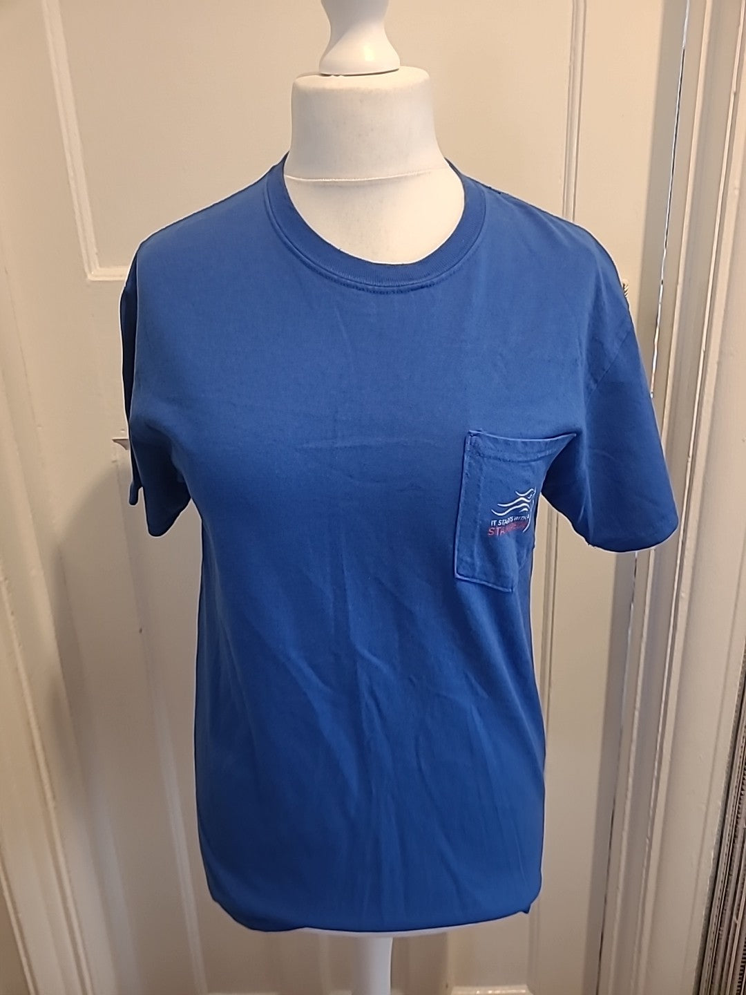 Mens Gildan Size M Blue Mustand Print Tshirt