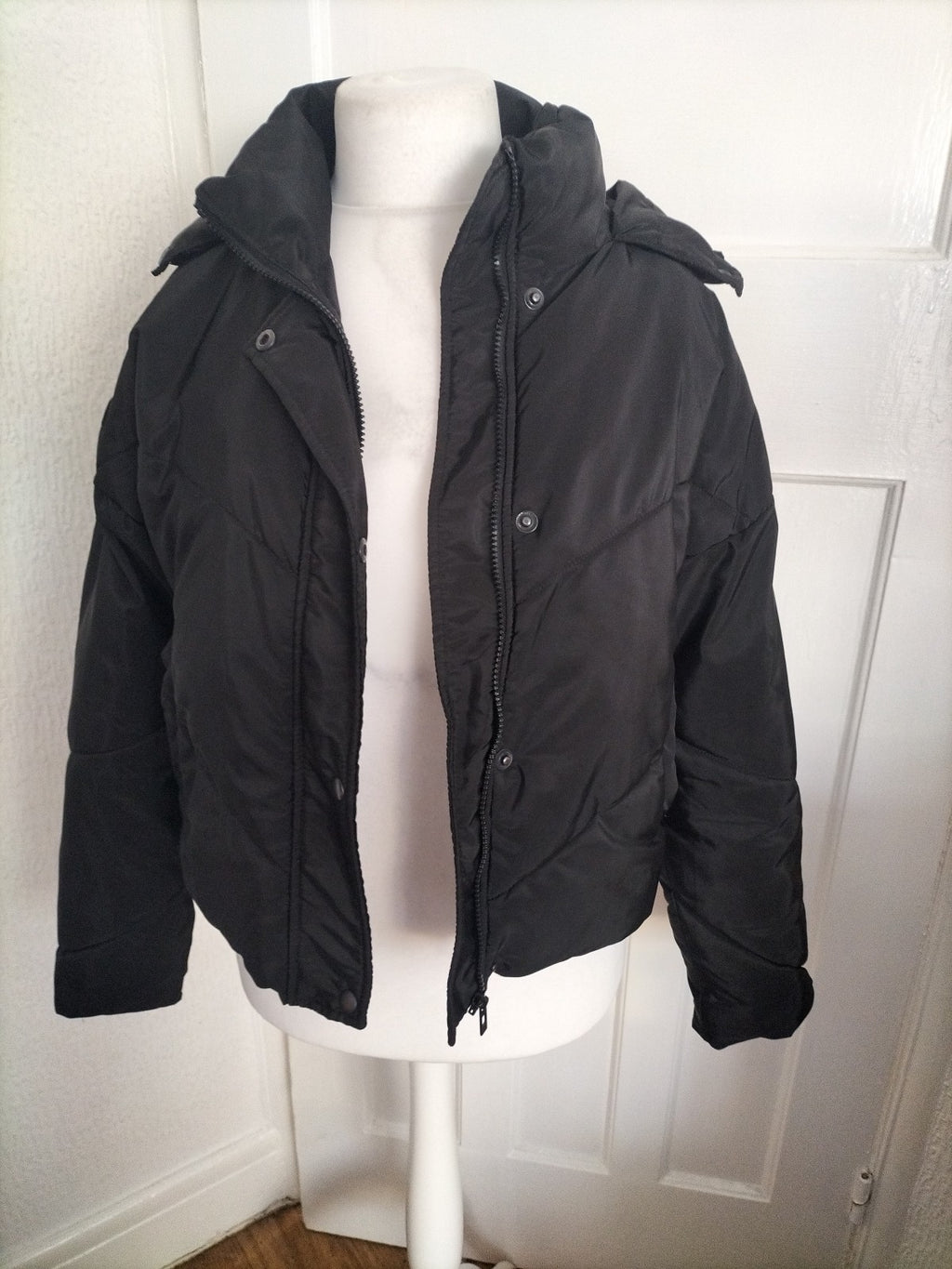 Ladies Size 12 Black Long Sleeved Puffer Jacket